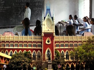 প্রশিক্ষণরতরাও স্পেশাল এডুকেটর পদের নিয়োগ পরীক্ষায় বসতে পারবেন! নির্দেশ হাই কোর্টের