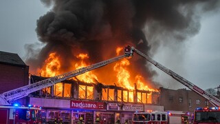 হার্ডওয়ারের দোকানে ভয়ঙ্কর আগুন! মুহূর্তে ছারখার, ঘটনাস্থলে সেনাবাহিনী-সহ ৪টি ইঞ্জিন (Representative Image: AI) হার্ডওয়ারের দোকানে ভয়ঙ্কর আগুন! মুহূর্তে ছারখার, ঘটনাস্থলে সেনাবাহিনী-সহ ৪টি ইঞ্জিন (Representative Image: AI)