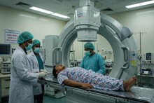 মস্তিষ্কের টিউমার সারাতে এবার ভরসা সরকারি হাসপাতাল! ‘গামা-রে’ চিকিৎসা পাবেন বিনামূল্যে