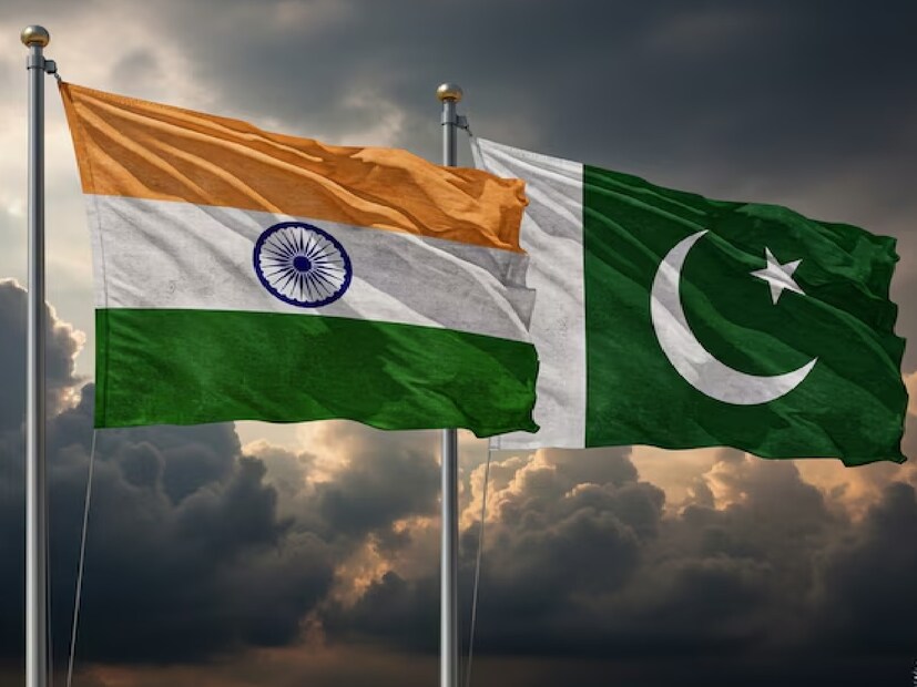 এই সপ্তাহের শুরুতে, নয়াদিল্লির ইরানি দূতাবাস কাশ্মীরের সন্ত্রাসবাদী হামলার তীব্র নিন্দা করেছিল। এক্স-হ্যান্ডলে ইরানি দূতাবাস লিখেছে, &quot;আমরা এই হামলার ক্ষতিগ্রস্ত হওয়া পরিবারগুলিকে বিশেষ এবং ভারত সরকারের আমাদের আন্তরিক সমবেদনা জানাই এবং আহতদের দ্রুত আরোগ্য এবং সুস্থতা কামনা করি।&quot;