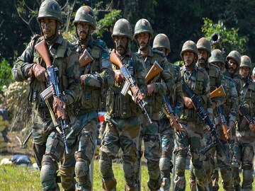 ভারত থেকে পলাতক, পাকিস্তানের গলায় গলায় দোস্ত, বলে দিল যুদ্ধ হলে ‘পঞ্জাব পেরোতে দেব না’