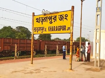 যাত্রীদের ‘মাথায় পড়বে বাজ’,কাজ হবে এই রেল লাইনে, ১৫ দিনে বাতিল বহু লোকাল ও এক্সপ্রেস