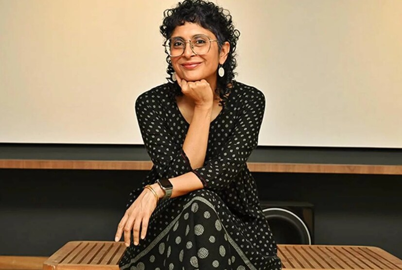 ২০১৯ সালের আরবি শর্ট ফিল্ম 'বুরকা সিটি' তৈরি করা ফরাসি চলচ্চিত্র নির্মাতা ফ্যাব্রিস ব্রাক 'লাপাতা লেডিস'-কে একটু বেশি পরিচিত দেখাচ্ছে বলে সমালোচনা করছেন। তিনি বলছেন, কিরণ রাওয়ের বহুল প্রশংসিত ছবিটি তার শর্ট ফিল্মের সঙ্গে অনেক মিল রয়েছে। সোশ্যাল মিডিয়ায় একটি ভাইরাল ভিডিও ছড়িয়ে পড়লে পরিস্থিতি সত্যিই বিপর্যস্ত হয়ে পড়ে, যেখানে বুরকা সিটি এবং লাপাতা লেডিসের দৃশ্য পাশাপাশি দেখানো হয়। অনেকেই প্রশ্ন তুলতে শুরু করেন যে লাপাতা লেডিস কি চুরির সীমা অতিক্রম করেছে?