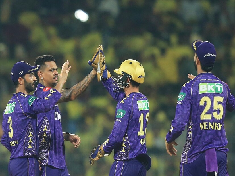 ইডেনে দুপুরের খেলায় স্পিনাররা বেশি সাহায্য পেয়ে থাকে। ম্যাচ সন্ধ্যার মধ্যে শেষ হয়ে যাওয়ায় দ্বিতীয় ইনিংসে বল করলেও স্পিনারদের সমস্যা হওয়ার কথা নয়। এমন পরিস্থিতিতে দলের স্পিন অ্যাটাককে আরও শক্তিশালী করতে পারে কেকেআর।