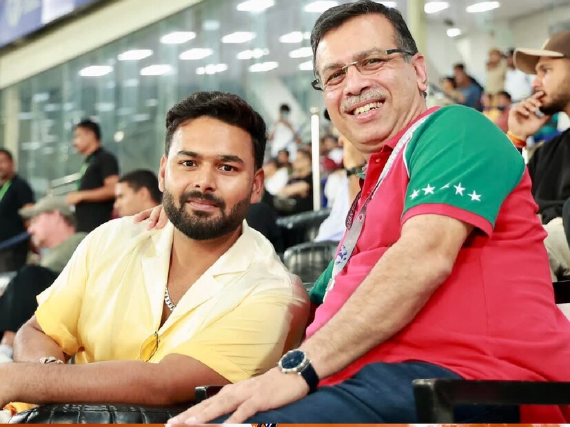 নিলামে ২৭ কোটি দাম উঠলেও এখনও পর্যন্ত ব্যাট হাতে চেনা ফর্মে নেই পন্থ। তবে কলকাতায় পা রেখে এক অনুষ্ঠানে যোগ দিয়েছিলেন এলএসজি দলের প্লেয়ার ও কর্তারা। সেখানেই নিজের জীবনের একাধিক দিক তুলে ধরার পাশাপাশি সৌরভ গঙ্গোপাধ্যায়কে নিয়ে বড় মন্তব্য করলেন ঋষভ পন্ত। দাদার জীবনের নানা লড়াইয়ের কথা যে তিনি ভাল মতন জানেন তা অনুষ্ঠানে যোগ দিয়ে জানান পন্থ।