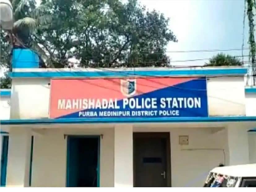 এরপর খবর দেওয়া হয় মহিষাদল থানায়। মহিষাদল থানার পুলিশ দেহটি উদ্ধার করে নিয়ে যায়। নিরাপত্তারক্ষী জানায় রুম থেকে একটি সুসাইড নোট উদ্ধার হয়েছে। input- Sujit Bhowmik (DISCLAIMER:This news piece may be triggering. If you or someone you know needs help, call any of these helplines: Aasra (Mumbai) 022-27546669, Sneha (Chennai) 044-24640050, Sumaitri (Delhi) 011-23389090, Cooj (Goa) 0832- 2252525, Jeevan (Jamshedpur) 065-76453841, Pratheeksha (Kochi) 048-42448830, Maithri (Kochi) 0484-2540530, Roshni (Hyderabad) 040-66202000, Lifeline 033-64643267 (Kolkata))