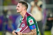 ISL 'মুকুট' মোহনবাগানের,  ফুটবলে দেশের সেরা বাংলা, যুবভারতীতে ইতিহাস সবুজ-মেরুনের