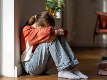 এই বদ অভ্যাসেই ধ্বংস বাচ্চার ভবিষ্য‍ৎ! আপনার সন্তানের মধ্য়ে নেই তো এরকম কুলক্ষণ?