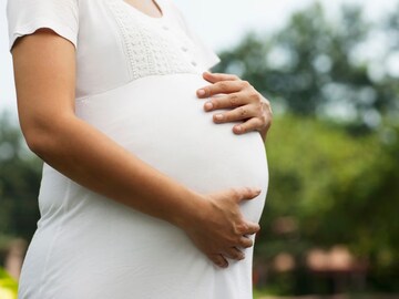 সাবধান! গর্ভাবস্থায় ভুলেও খাবেন না এই ফল, হতে পারে চরম ক্ষতি! উত্তর দিলেন গাইনেকোলজিস্ট