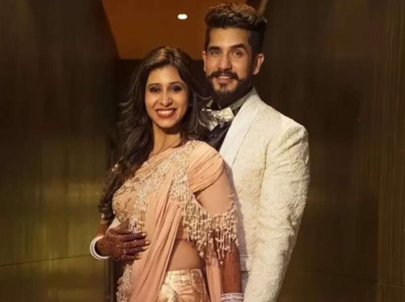 আসলে, তারা তার আগেই বিয়ে করার সিদ্ধান্ত নিয়েছিলেন। কিন্তু, সুয়াশের বাবা-মা এর বিরোধিতা করেছিলেন। তারা এতে অসম্মতি জানান কারণ তাদের হবু পুত্রবধূ তাদের ছেলের চেয়ে ৮ বছরের বড় ছিল। তাদের বাবা-মাকে বোঝানোর পর, অবশেষে তারা রাজি হন। অবশেষে তাদের প্রেম বিবাহে পরিণত হয়।