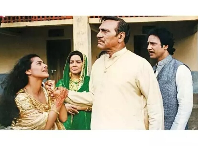 মহারাষ্ট্রের মুম্বই ফিল্ম সিটি হিসেবে পরিচিত। ফিল্ম ইন্ডাস্ট্রির অনেক বড় বড় সিনেমা মুম্বইতে শ্যুট করা হয়েছে এবং এই সকল সিনেমার কিছু দৃশ্য অবশ্যই মুম্বই রেলওয়ে স্টেশন বা এর আশেপাশে শ্যুট করা হয়।