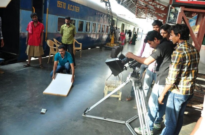 এই আর্থিক বছরে অর্থাৎ ২০২৪-২৫ সালে, কেন্দ্রীয় রেল ফিল্ম শ্যুটিংয়ের মাধ্যমে মোট ৪০ লাখ ১৩ হাজার টাকা আয় করেছে। রেলের কর্মকর্তারা জানিয়েছেন, আপটা এবং ছত্রপতি শিবাজি মহারাজ টার্মিনাস (CSMT) স্টেশন চলচ্চিত্র নির্মাতাদের প্রিয় জায়গাগুলির মধ্যে একটি।