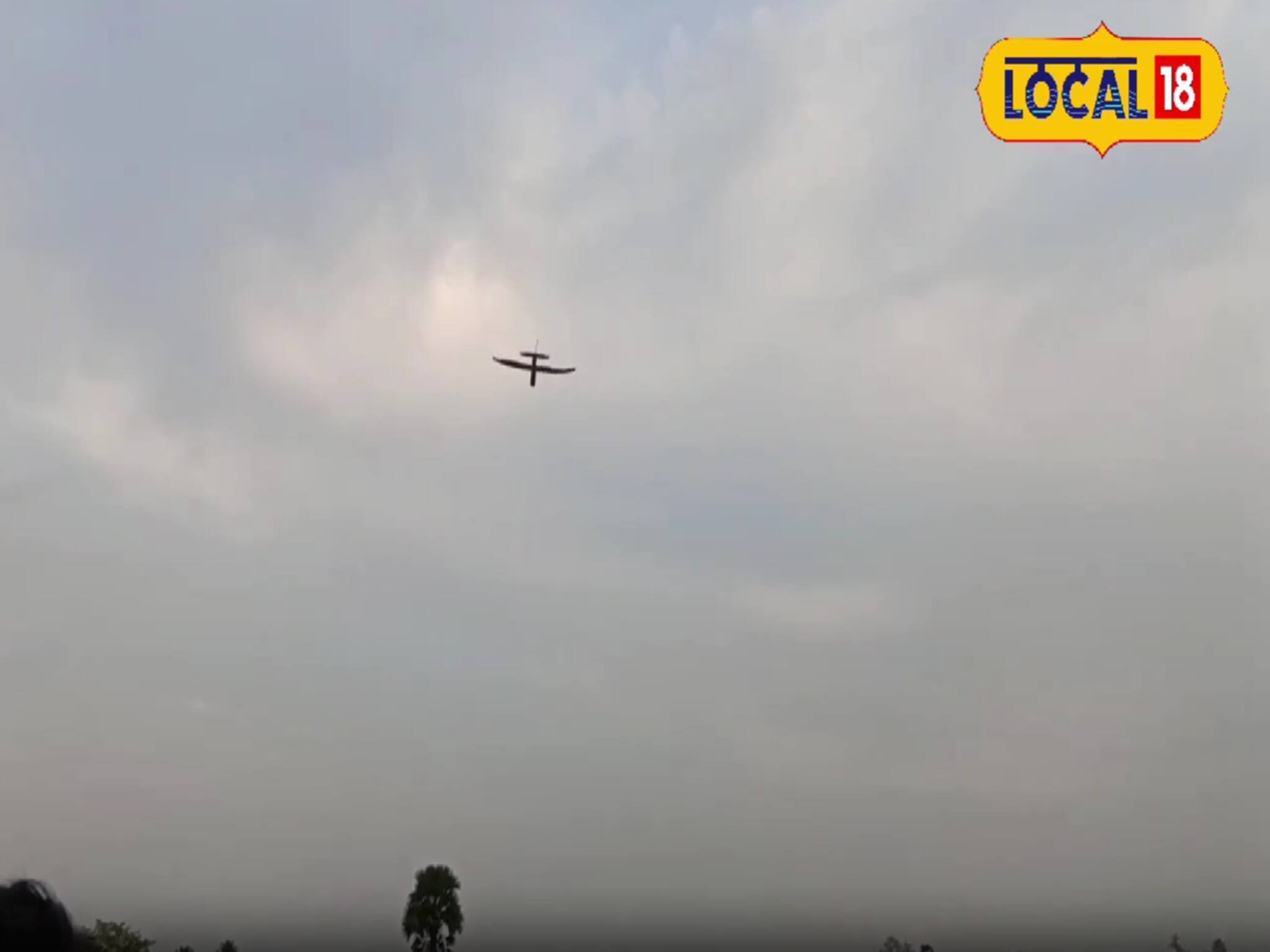 মাত্র ১২ হাজার টাকায় প্লেন! বাজপাখির মত উড়ল আকাশে! বাঁকুড়ার যুবকের কারনামা অবাক করল সকলকে