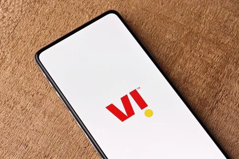 Vi-র ৩৬৫ দিনের অ্যানুয়াল প্ল্যান: Vodafone Idea-র মাত্র ১৮৪৯ টাকার প্রিপেড প্ল্যান আনলিমিটেড কল এবং ৩৬০০ এসএমএস-এর সুবিধা দেয়। এর ভ্যালিডিটি ৩৬৫ দিন। তবে এখানে কোনও ডেটা বেনিফিট নেই। যাঁরা কম ডেটা চান, তাঁরা ১৯৯৯ প্ল্যান রিচার্জ করতে পারেন। এতে ২৪ জিবি ডেটা পাওয়া যাবে। 