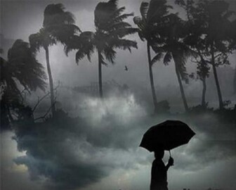 আর মাত্র কিছুক্ষণ! চার জেলায় আসছে প্রবল ঝড়বৃষ্টি, বজ্রপাতে কাঁপবে এলাকা! সঙ্গে শিলাবৃষ্টি