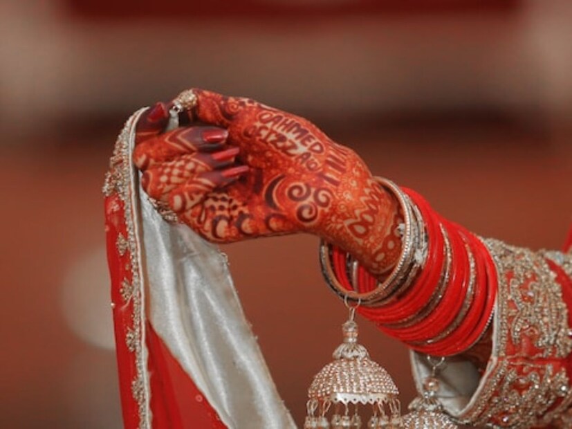 গোটা ঘটনাটি ঘটেছিল পিলভিটের বিলসান্দা গ্রামে৷ এই অঞ্চলে এখনও জোর করে বাল্যবিবাহের মতো ঘটনা ঘটে৷ এক্ষেত্রেও হয়েছিল তাই৷ photo: news18 hindi
