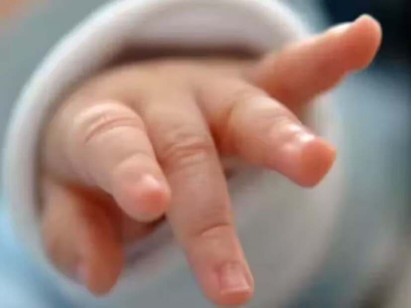বিবৃতিতে, ওই IVF সংস্থা মোনাশ আইভিএফের সিইও মাইকেল ন্যাপ ভুলের জন্য ক্ষমা চেয়েছেন৷ জানিয়েছেন, অন্য রোগীর ভ্রূণটি ভুলভাবে প্রস্তুত করা হয়েছিল এবং ভুল বাবা-মায়ের কাছে স্থানান্তরিত করা হয়েছিল, যার ফলে একটি সন্তানের জন্ম হয়েছে। তাঁর দাবি, এটি একটি দুর্ঘটনা৷ এমনটা আগে কখনও হয়নি৷