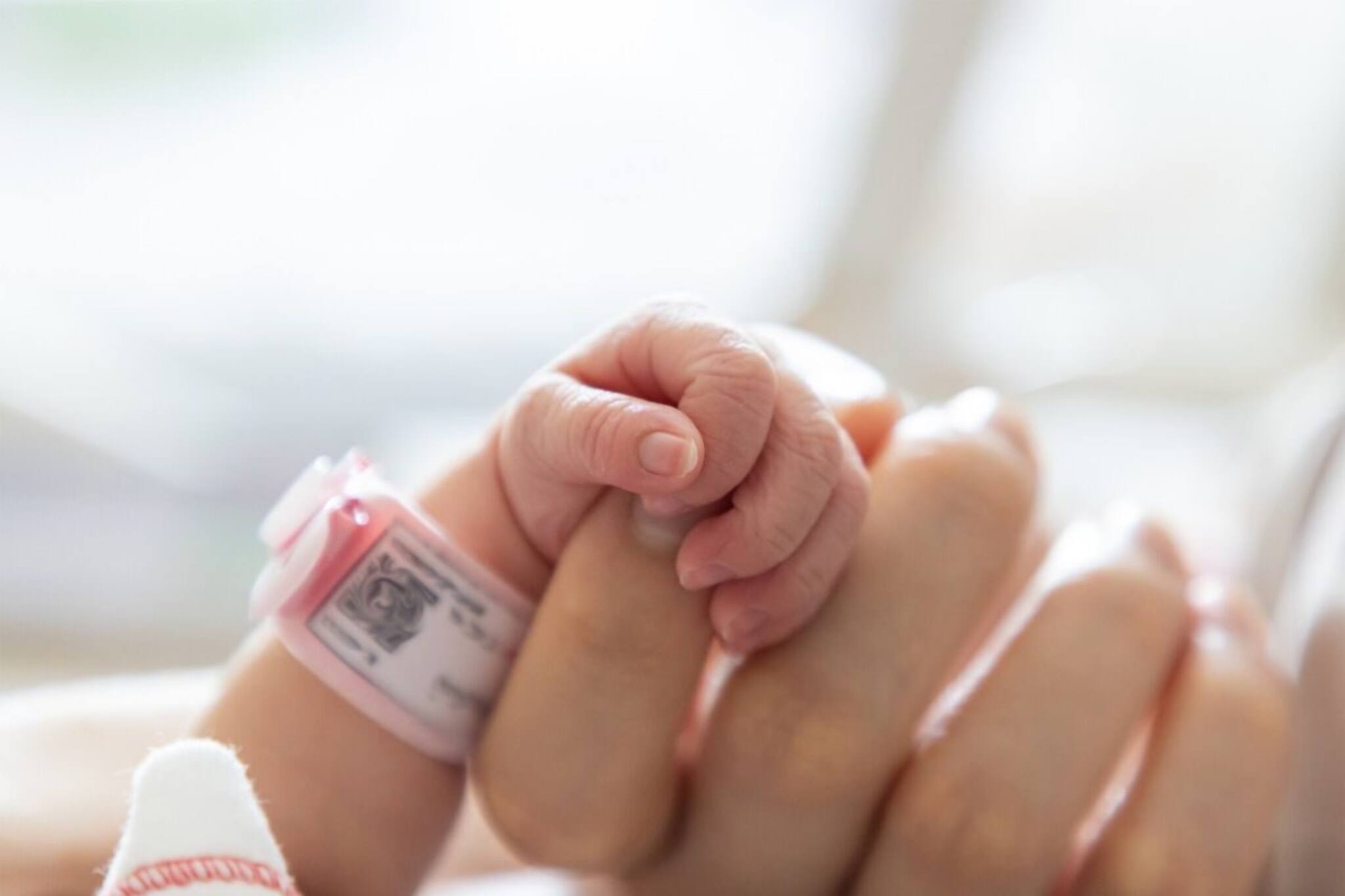 স্বামী নয়, অন্য পুরুষের সন্তানের জন্ম দিলেন মহিলা...তাজ্জব চিকিৎসকেরা, গোটা ঘটনায় শোরগোল