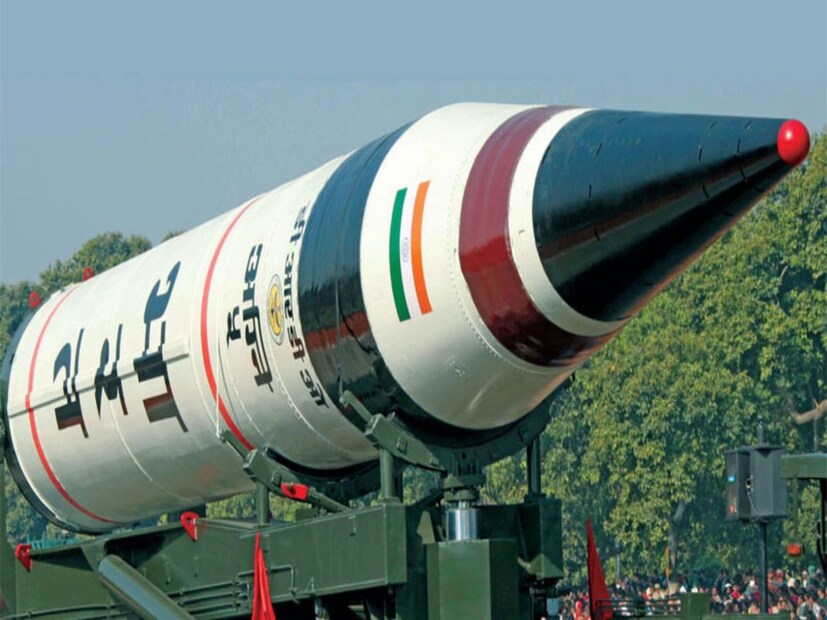অগ্নি-৫ ব্যালিস্টিক ক্ষেপণাস্ত্রভারত অগ্নি-৫ ব্যালিস্টিক ক্ষেপণাস্ত্রের বেশ কয়েকটি সফল পরীক্ষা করেছে। পাল্লা, গতি এবং ধ্বংসাত্মক ক্ষমতার ভিত্তিতে, অগ্নি-৫ আইসিবিএম-এর মর্যাদা পেয়েছে। অগ্নি-৫ ৫৫০০ কিলোমিটারেরও বেশি দূরত্বে লক্ষ্যবস্তু ধ্বংস করতে পারে। এটি পারমাণবিক ওয়ারহেড বহন করতেও সক্ষম। 