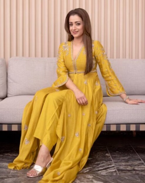 ৪২ বছর বয়সেও, তিনি একজন প্রধান অভিনেত্রী হিসেবেই অভিনয় করছেন। তরুণ অভিনেত্রীদের কঠিন চ্যালেঞ্জ দিচ্ছেন ত্রিশা, তিনি তামিল, তেলুগু, মালায়ালাম এবং কন্নড় ছবিতে অভিনয় করেছেন।