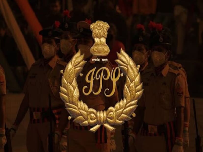 এই প্রতিবেদনে আইপিএস অফিসার হওয়ার যোগ্যতা, কী পরীক্ষা দিতে হয়, সেই সব বিষয়ে বিস্তারিত আলোচনা করা হল। এই পরীক্ষার যোগ্যতা কী? ভারত, নেপাল এবং ভুটানের নাগরিকরা এই পদের জন্য আবেদন করতে পারবেন। স্বীকৃত প্রতিষ্ঠান থেকে স্নাতক পাশ হতে হয়।