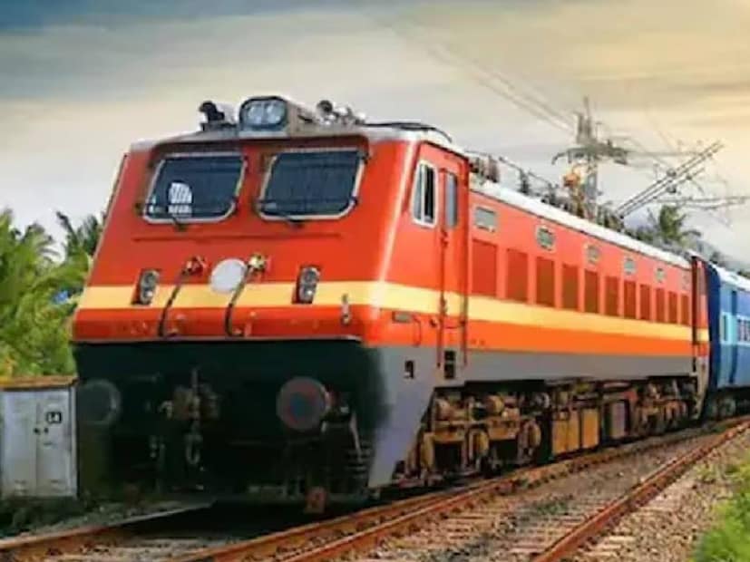 भारतीय रेलवे: चेन खींचने पर जुर्माना भरने के बाद भी खुश रहे यात्री, वजह सुनकर हर कोई हैरान भारतीय रेलवे: चेन खींचने पर जुर्माना भरने के बाद भी खुश रहे यात्री, वजह सुनकर हर कोई हैरान
