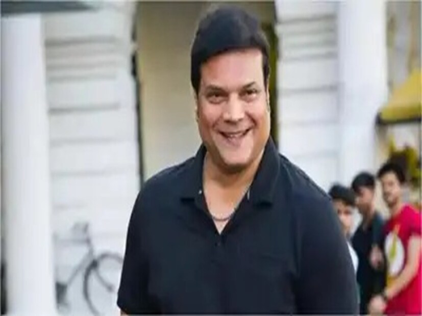 তিনি প্রফেশনালি একজন খেলোয়াড় ছিলেন। ট্রেনিং করেছেন বহু বছর। তিনি ১৯৯৬ সালে মহারাষ্ট্র থেকে ডিসকাস থ্রো-তে চ্যাম্পিয়ন হন। 