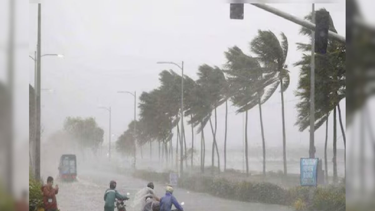 Weather Update: সাগরে ঘনাচ্ছে এ কোন ভয়ানক দুর্যোগ, জেলায়-জেলায় তুমুল ঝড়-ঝঞ্ঝা, ঝোড়ো হাওয়ায় নাজেহাল জেলার পর জেলা, রইল ওয়েদার আপডেট