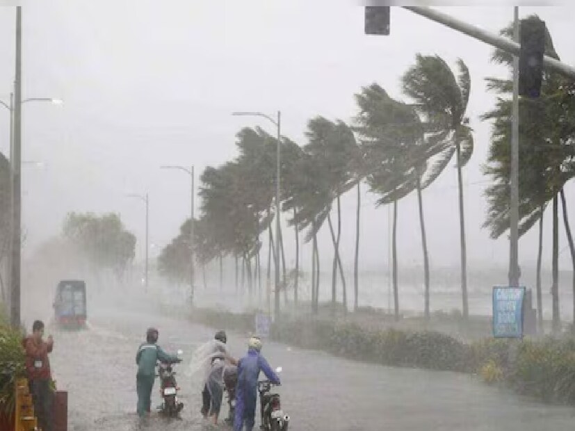 বজ্রবিদ্যুৎ-সহ হালকা থেকে মাঝারি বৃষ্টি হতে পারে বাঁকুড়া, বীরভূম, পুরুলিয়া, পশ্চিম বর্ধমান, পূর্ব বর্ধমান ও ঝাড়গ্রাম জেলাতে। 