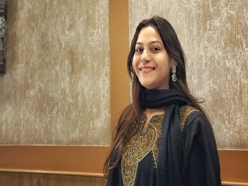 জানা গিয়েছে, জ্যোতির সোশ্যাল মিডিয়ার সেই সব পোস্ট নিয়েই ২০২৪ সালের মে মাসে এনআইএ-কে সতর্ক করেছিলেন কপিল জৈন নামে এক ব্যক্তি। তিনিও সমাজমাধ্যমে জ্যোতির অনুসরণকারীদের তালিকায় থাকা এক জন। সমাজমাধ্যমেই একটি পোস্টে জ্যোতির কার্যকলাপ খতিয়ে দেখার জন্য এনআইএ-কে সতর্ক করেছিলেন তিনি।