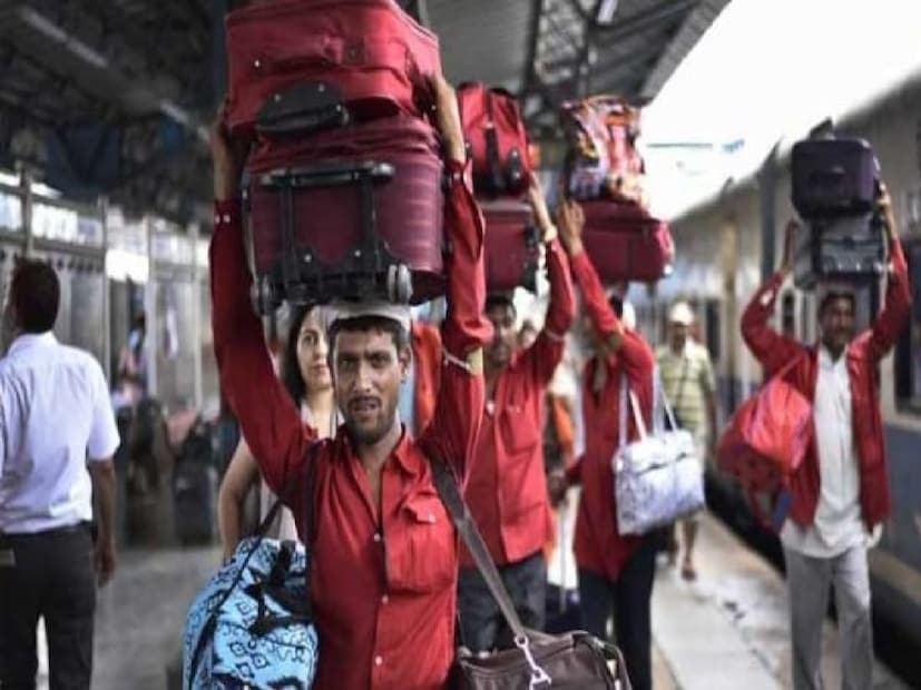 বাতানুকূল থ্রি টিয়ার এবং চেয়ার কারের ক্ষেত্রে ব্যাগ বা বাক্সের আয়তন হতে হবে আরও ছোট। এ ক্ষেত্রে রেলের ঠিক করা সর্বোচ্চ মাপ ৫৫ সেন্টিমিটার লম্বা, ৪৫ সেন্টিমিটার চওড়া এবং ২২.৫ সেন্টিমিটার উঁচু। এর চেয়ে বড় ব্যাগ হলে সর্বনিম্ম ৩০ টাকা খরচে ব্রেক ভ্যানে তুলতে হবে।