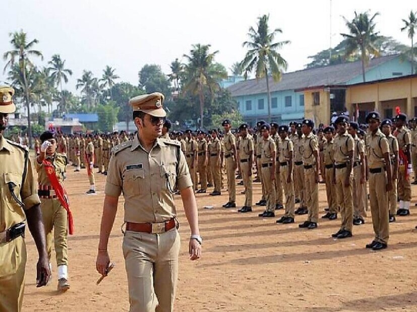 আইপিএস পরীক্ষার পাঠ্যসূচিতে যে বিষয়গুলি রয়েছে: প্রাথমিক পরীক্ষা, পেপার ১-- সাধারণ শিক্ষা (জেনারেল স্টাডিজ) এর বিষয়ের উপর প্রশ্নপত্র তৈরি হয়।