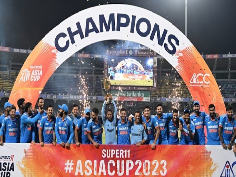 ১. ভারতীয় দল এশিয়া কাপ ফাইনালে মোট ১১ বার পৌঁছেছে, যেখানে তারা সর্বাধিক ৮ বার শিরোপা জিতেছে। ভারতের এই অসাধারণ রেকর্ড ভবিষ্যতে অন্য কোনো দলের পক্ষে ভাঙা প্রায় অসম্ভব। ভারতের পরে শ্রীলঙ্কা ৬ বার এই ট্রফি জিতেছে।