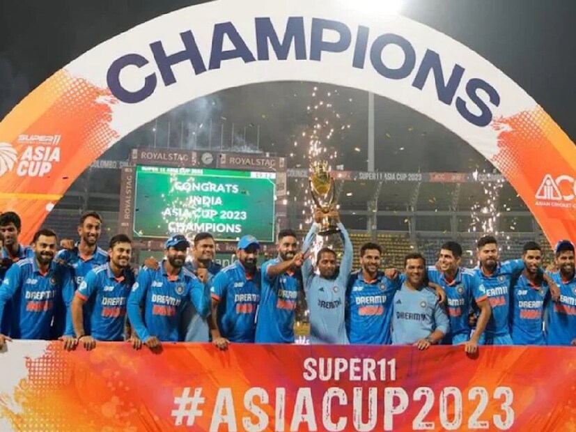 ভারতের প্রত্যাহার পাকিস্তানের কীভাবে ক্ষতি করবে?২০২৪-২০৩২ সালের এশিয়া কাপের সম্প্রচার স্বত্ব সনি পিকচার্স নেটওয়ার্কস ইন্ডিয়ার কাছে ১৭০ মিলিয়ন ডলারে বিক্রি করা হয়েছিল, যার মূল্যায়ন মূলত ভারতের অংশগ্রহণের উপর ভিত্তি করে করা হয়েছিল। এশিয়া কাপে ভারতই সবচেয়ে বড় তারকা দল। যদি তারা সরে যায়, তাহলে এর সরাসরি প্রভাব পড়বে রাজস্বের উপর, যা পিসিবির লাভের উপরও প্রভাব ফেলবে। বর্তমানে, এশিয়া কাপের পর, এসিসি তার প্রতিটি পূর্ণ সদস্য দলকে সম্প্রচার রাজস্বের ১৫% দেয়।
