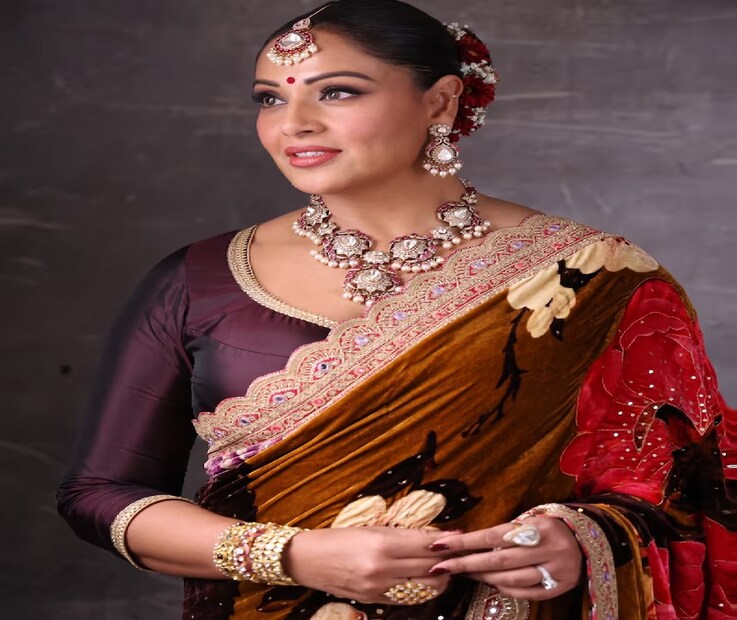 এই অভিনেত্রী আর কেউ নন, বিপাশা বসু। মডেলিং এবং অভিনয় দুই জগতেই যিনি নিজের ছাপ রেখে গিয়েছেন।ক্যারিয়ারের শুরুতেই অফার, কিন্তু না বলেছিলেন 