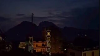 দেশের একাধিক শহরে ব্ল্যাকআউট, রেড অ্যালার্ট৷ ছবি- পিটিআই দেশের একাধিক শহরে ব্ল্যাকআউট, রেড অ্যালার্ট৷ ছবি- পিটিআই