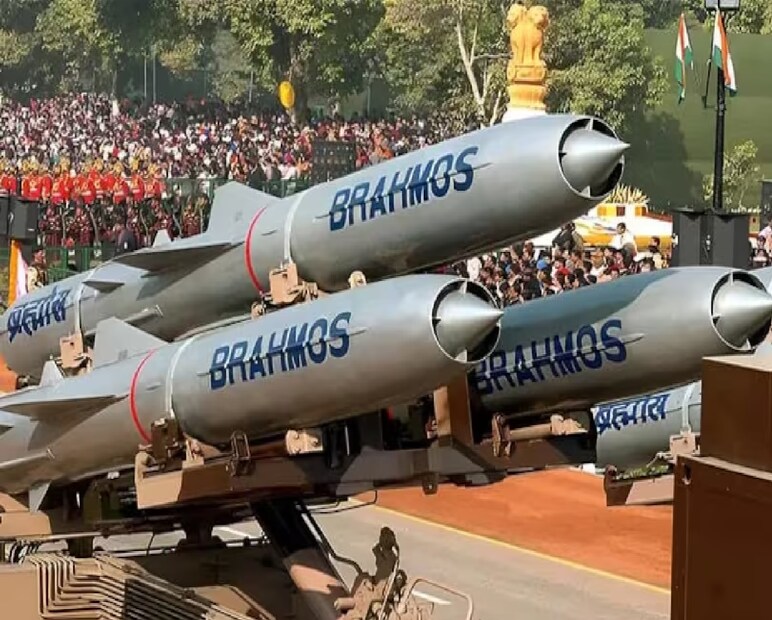জম্মু-কাশ্মীরে পাকিস্তানপুষ্ট জঙ্গিদের হামলার পাল্টা জবাবে ভারত ‘অপারেশন সিন্ধু’ (বা ‘অপারেশন সিন্ধুর’) নামের সামরিক অভিযান চালায়। এই অভিযানে পাকিস্তান ও পাকিস্তান-অধিকৃত অঞ্চলে একাধিক জঙ্গিঘাঁটি লক্ষ্য করে ক্ষেপণাস্ত্র হামলা চালায় ভারতীয় সেনা। 