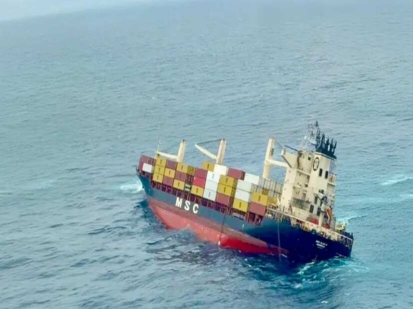 উপকূল রক্ষী বাহিনীর তরফে জানানো হয়েছে, ওই মালবাহী জাহাজে মেরিন গ্যাস অয়েল এবং ভেরি লো সালফার ফুয়েল অয়েল ছিল। এই ধরনের জ্বালানি যদি সমুদ্রে ছড়িয়ে পড়ে তাহলে বড়সড় পরিবেশগত ঝুঁকির আশঙ্কা থাকে।