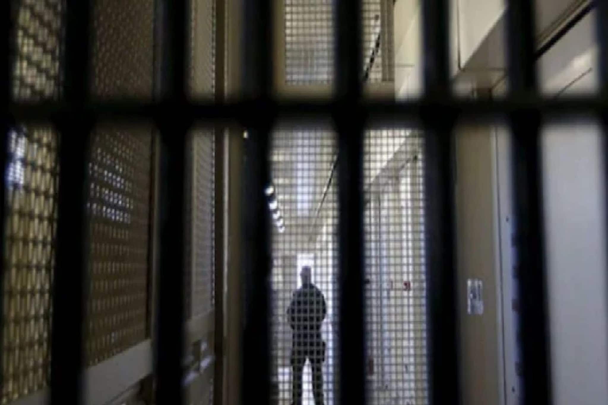 'ঘুমে চোখ বন্ধ করলেই মার শুরু, টানা চলত মারধর', চিনের কারাগারে বন্দিদের সঙ্গে কী করা হয়?