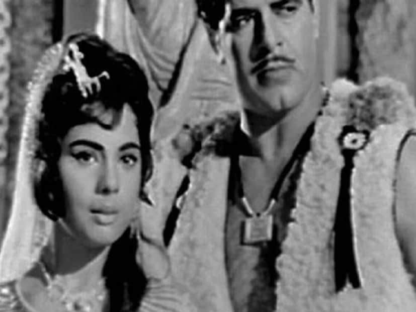 দারার ভাই এসএস রন্ধাওয়ার বিয়ে হয়েছিল মুমতাজের বোনের সঙ্গে। পারিবারিক সম্পর্ক ছাড়াও, দারা এবং মুমতাজের দেখা হয়েছিল ছবির সেটে, সেই সময়ে তাঁরা আরও ঘনিষ্ঠ হয়েছিলেন এবং প্রেমেও পড়েন৷ Photo- Collected