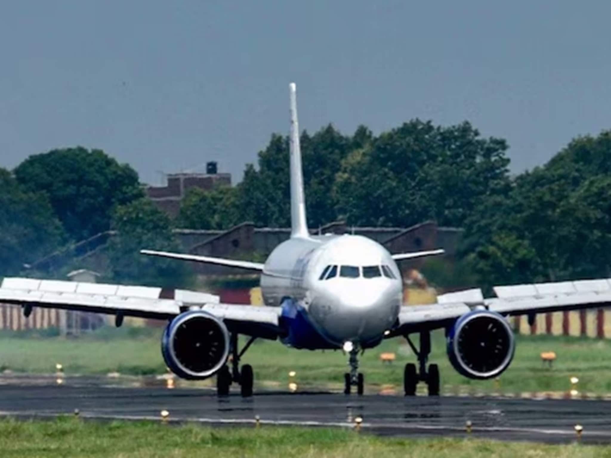 Check in Glitch at Airports: একাধিক বিমানবন্দরে চেক ইন বিভ্রাট, দেরিতে উড়ছে বিভিন্ন সংস্থার উড়ান! যাত্রীদের জন্য পরামর্শ দিল এয়ার ইন্ডিয়া
