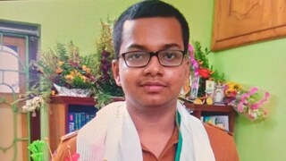 উচ্চমাধ্যমিকে প্রথম রূপায়ন পাল। 