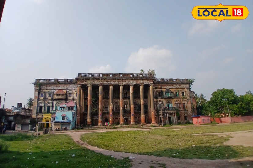 হাওড়া জেলার ঐতিহ্যবাহী স্থান গুলির মধ্যে অন্যতম আন্দুল রাজবাড়ী! ২০০ বছরের দোড়গোড়ায় দাঁড়িয়ে এই ইতিহাস। সারা বাংলা তথা দেশের বিভিন্ন প্রান্ত থেকে প্রাচীন এই প্রাসাদ দর্শন করতে আসে।
