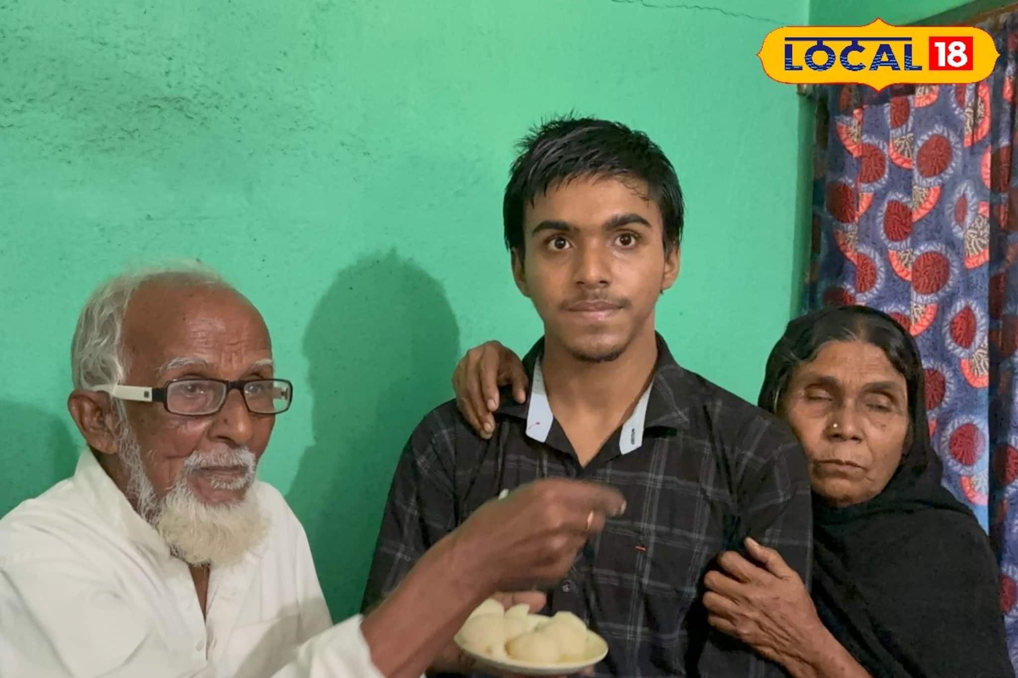 ৮-১০ ঘণ্টা পড়াশোনা করে প্রত্যন্ত গ্রামের ছেলের নজরকাড়া সাফল্য! মাধ্যমিকে চতুর্থ  সিরুন্দি