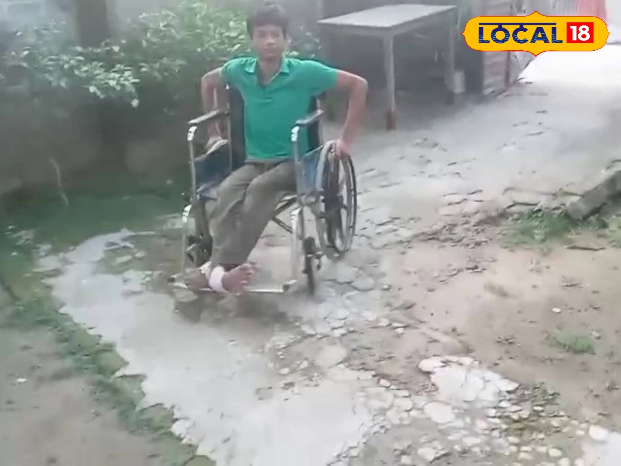 কোমর থেকে নীচ অসাড়,ভরসা হুইলচেয়ার! মাধ‍্যমিকে নজড়কাড়া সাফল‍্য বিশেষভাবে সক্ষম ছাত্রের