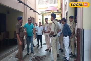 বড়বাজারে বিধ্বংসী আগুন লাগার পর কড়া সতর্ক জলপাইগুড়ি প্রশাসন, হোটেলে দমকলের হানা, তারপর... বড়বাজারে বিধ্বংসী আগুন লাগার পর কড়া সতর্ক জলপাইগুড়ি প্রশাসন, হোটেলে দমকলের হানা, তারপর...