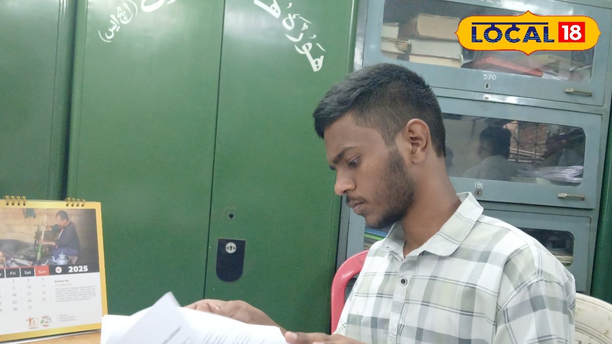 উর্দু ভাষায় পরীক্ষা দিয়ে উচ্চ মাধ্যমিকে সপ্তম হাওড়ার সাজিদ Sajid Hussain of Howrah first in the state in higher secondary