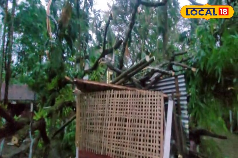 বিকেলে হটাৎ করেই কালো হয়ে এলো আকাশ।মুহূর্তের মধ্যে ঝড়ো হাওয়া তোলপাড় করে দিল সমগ্র আলিপুরদুয়ার জেলা।ঝড়ের পাশাপাশি বৃষ্টি, ক্ষতিগ্রস্ত আলিপুরদুয়ার জেলা।