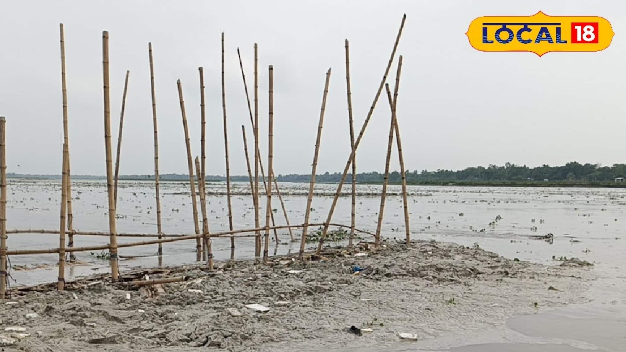 জলের তোড়ে ভাঙল বাঁশের সাঁকো! নদী পারাপার নিয়ে বিপাকে বহু মানুষ