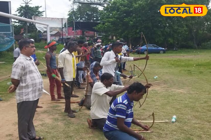 এ প্রসঙ্গে হিন্দু সংহতির রাজ্য সম্পাদক শান্তনু সিংহ বলেন, তীরন্দাজ আদিবাসীদের একটি ঐতিহ্যবাহী খেলা। আদিবাসী সম্প্রদায় মানুষের কাছে তীর ধনুক আত্মরক্ষার অস্ত্র। ভিন জেলা থেকে আসা প্রতিযোগিরা এমন প্রতিযোগিতায় অংশগ্রহণ করতে পেরেও ভীষণ আনন্দিত বলে জানান।